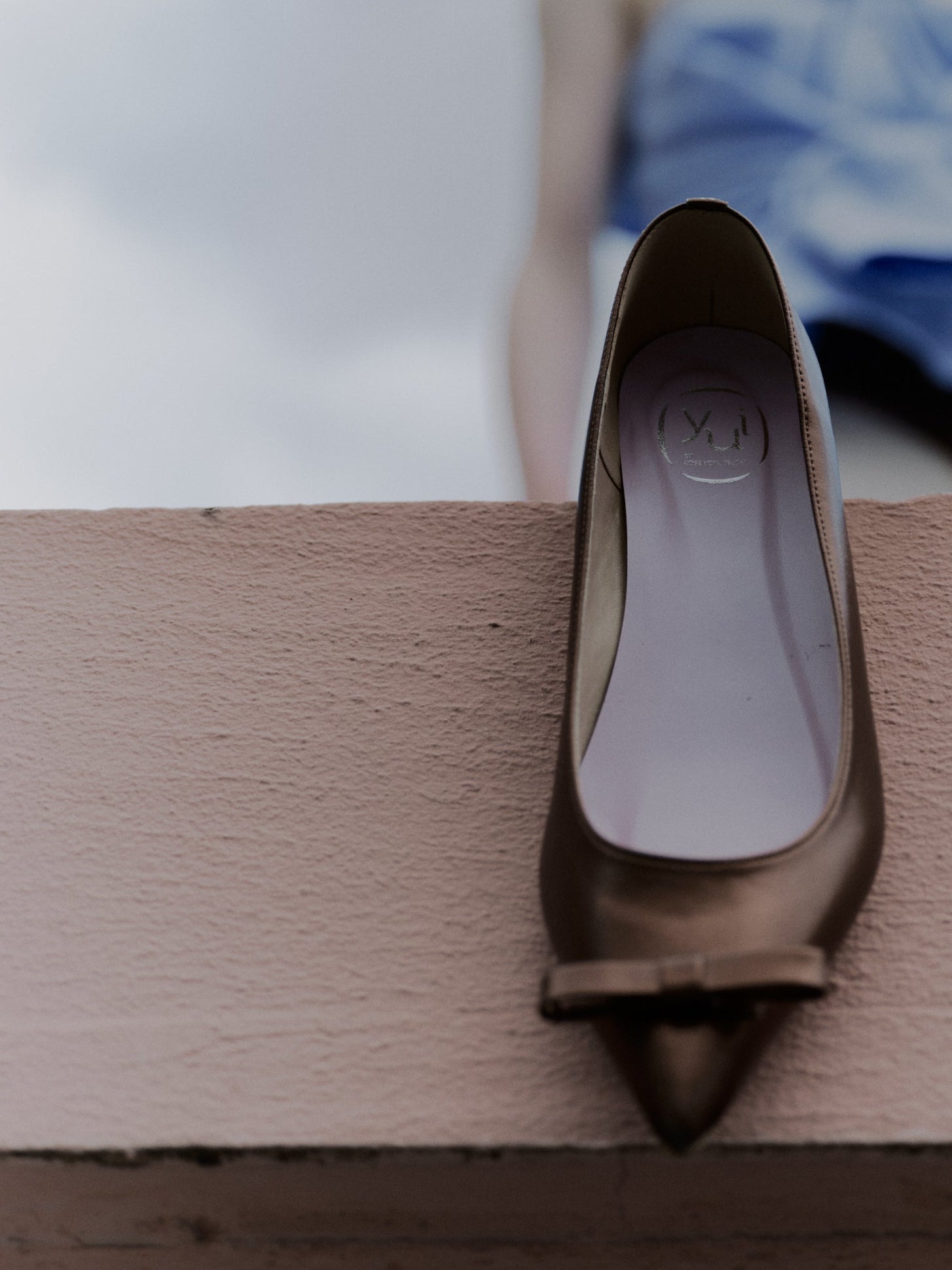 メタリックリボンポインテッドパンプス-ブロンズ